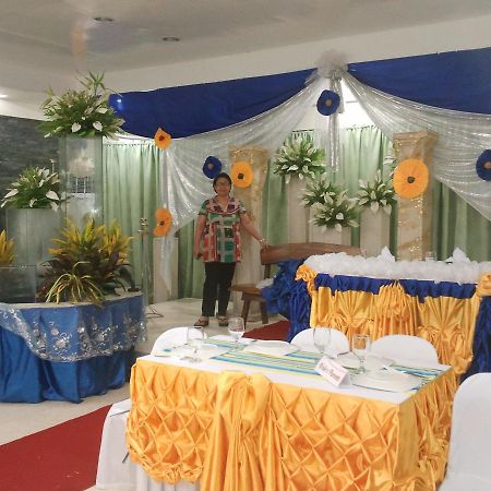 Hotel Gazebo Pools And Restaurant Cabadbaran Esterno foto