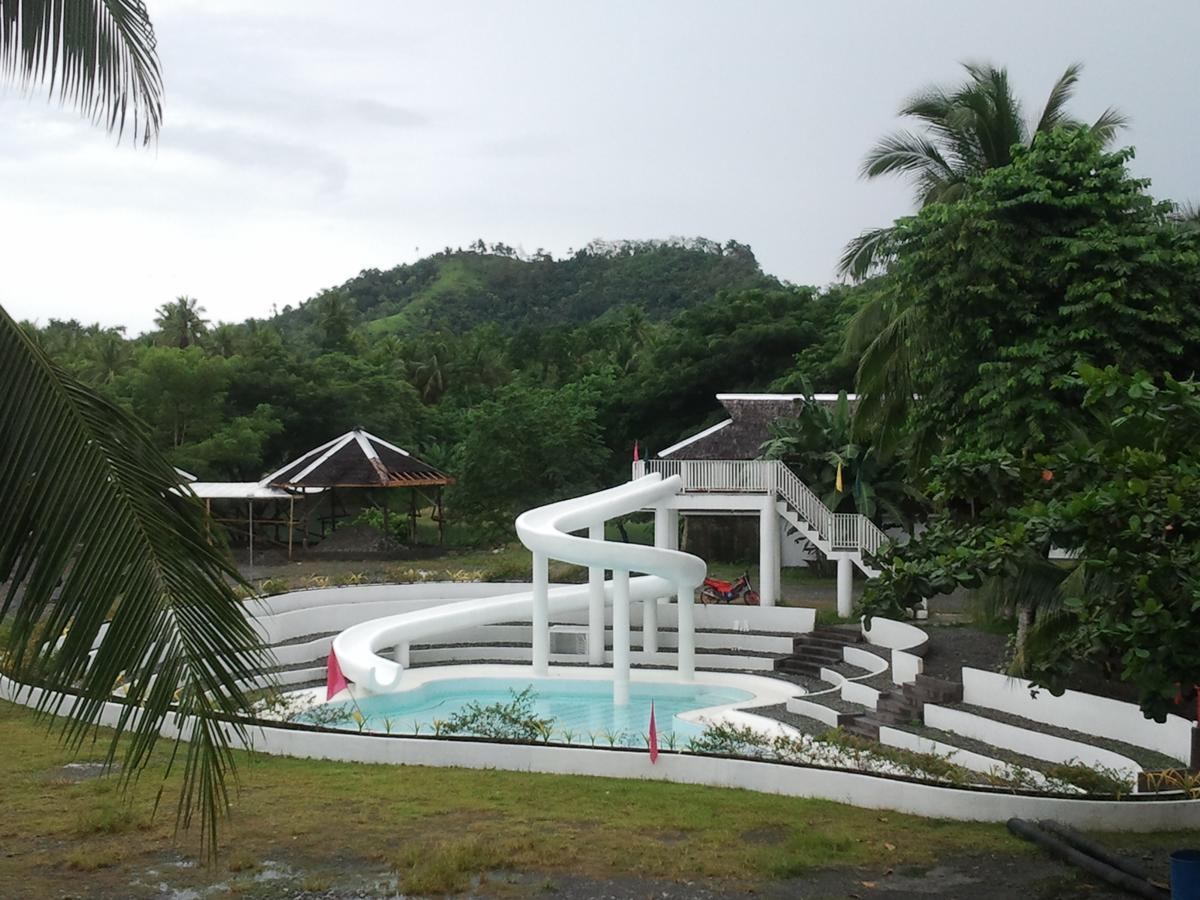 Hotel Gazebo Pools And Restaurant Cabadbaran Esterno foto