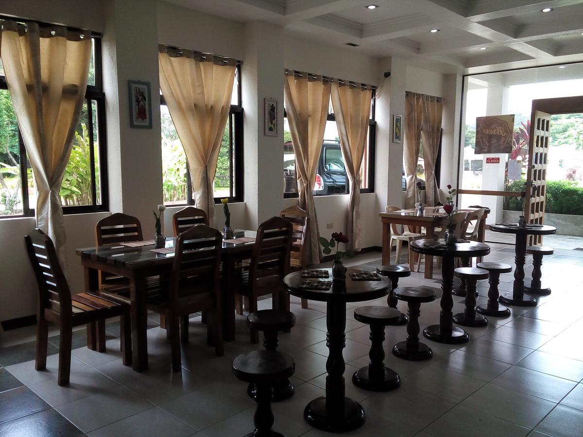 Hotel Gazebo Pools And Restaurant Cabadbaran Esterno foto